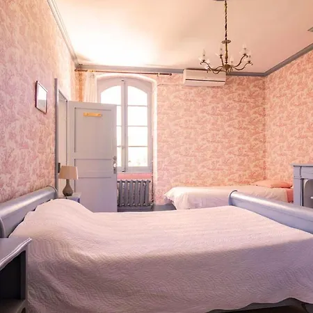 Chateau Sainte Cecile 度假居