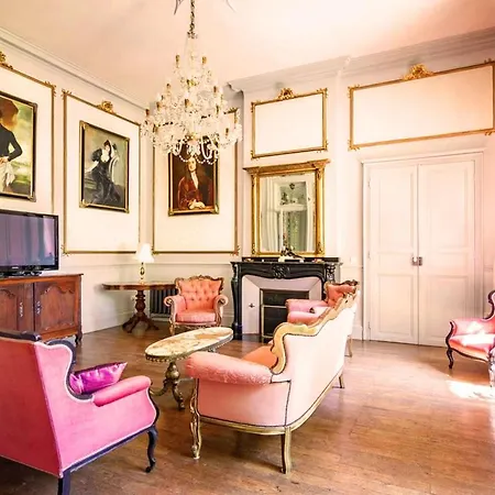 Chateau Sainte Cecile 度假居