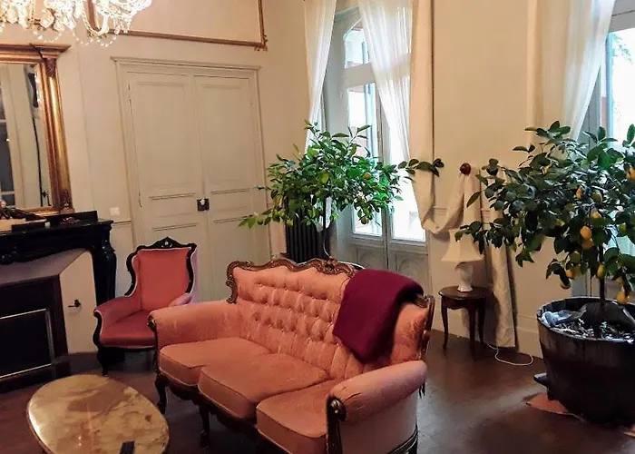 Chateau Sainte Cecile 펜션 *